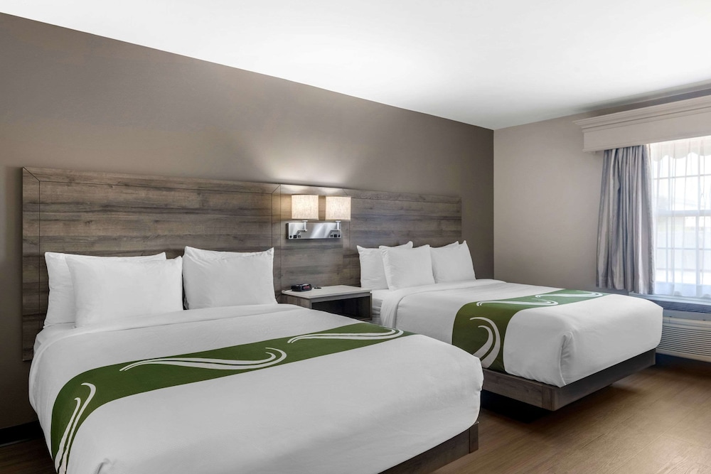 Amsterdam Inn & Suites, an Ascend Collection Hotel 4/28