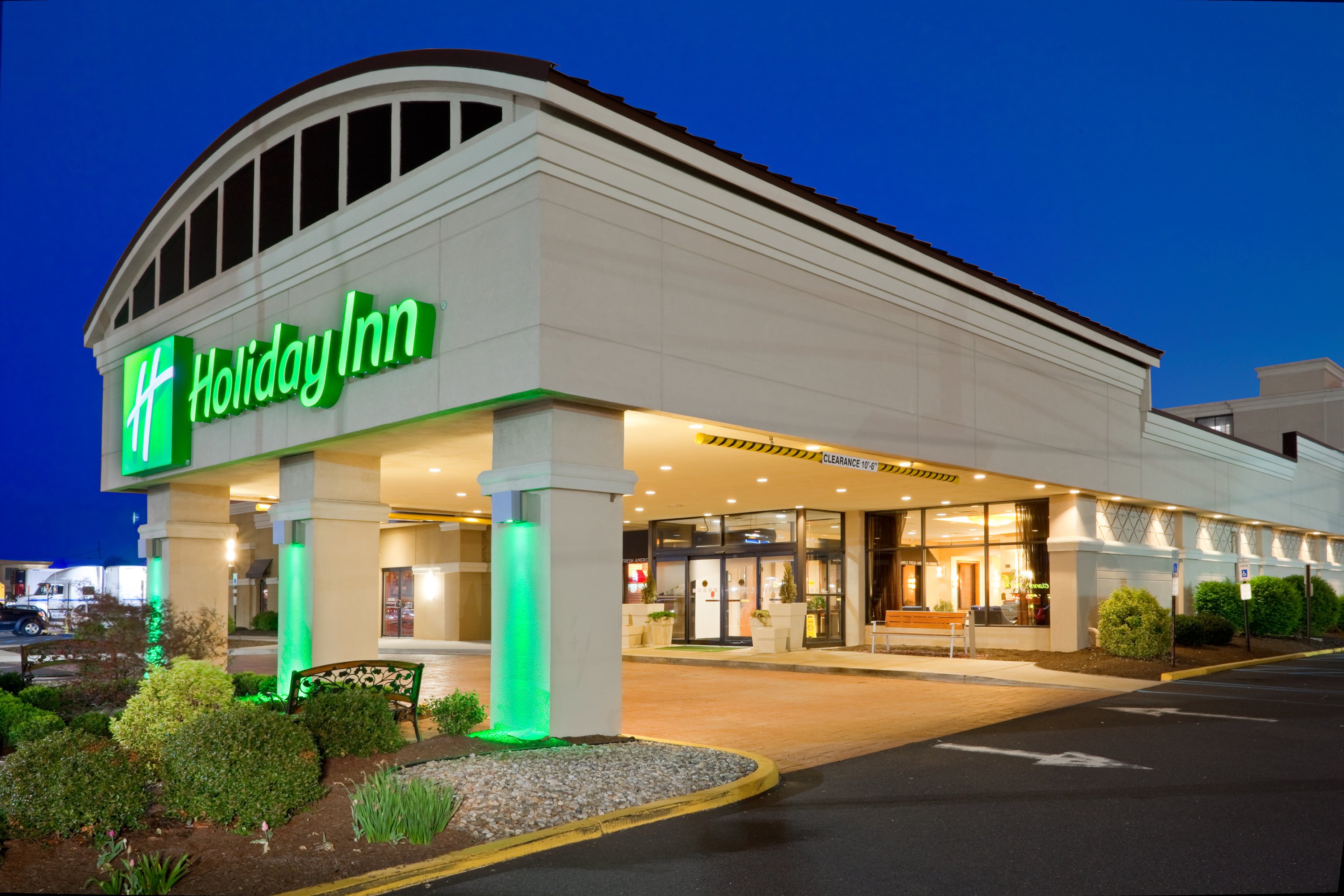 Holiday Inn South Plainfield-Piscataway 2/50