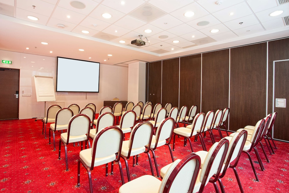 Park Inn By Radisson Meriton Conference Spa Hotel Tallinn 64/72