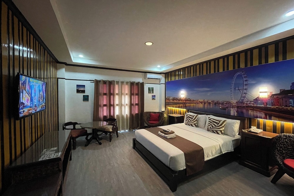 SUPERIOR, KING BED