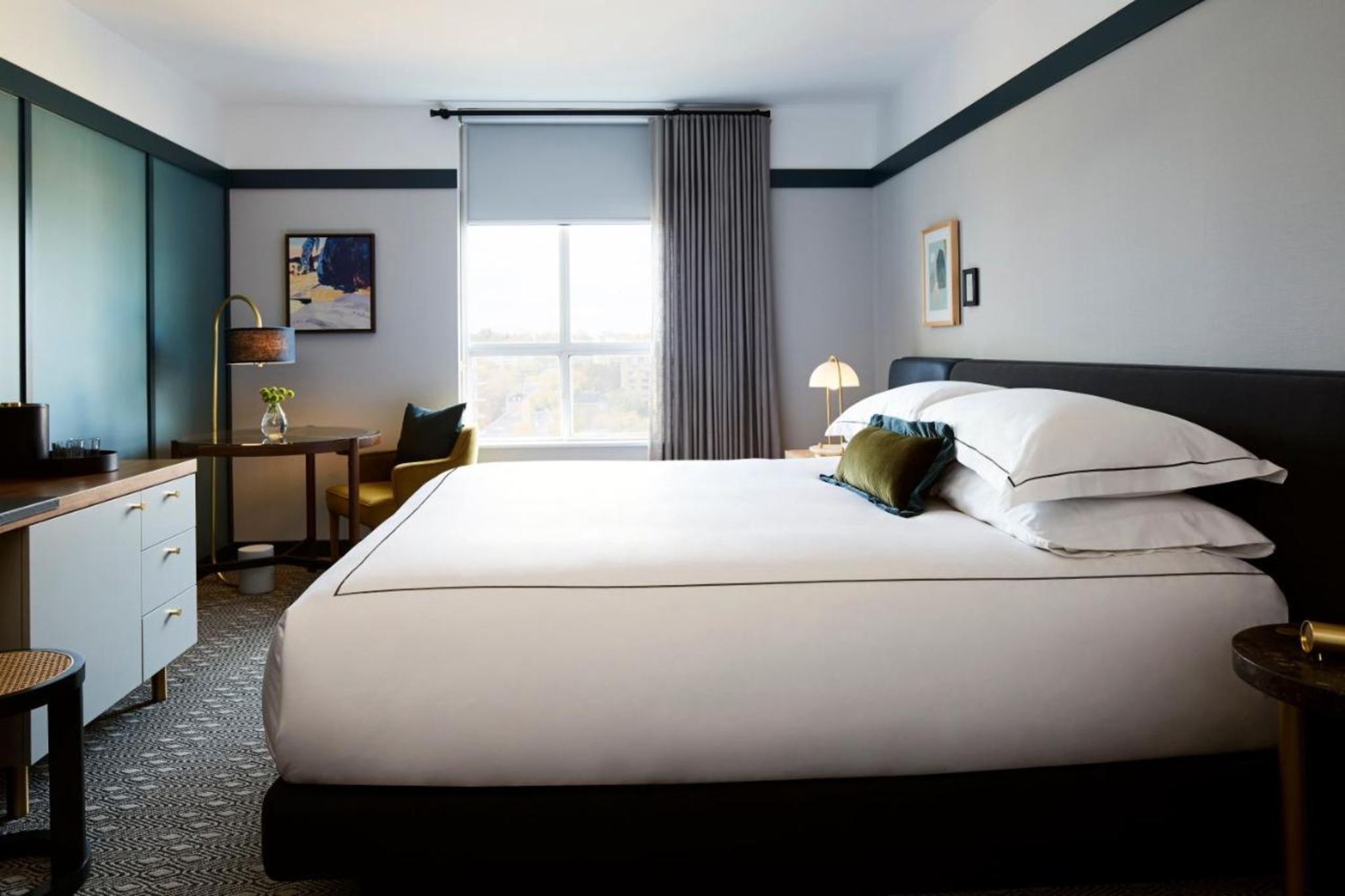 Standard, Queen Bed