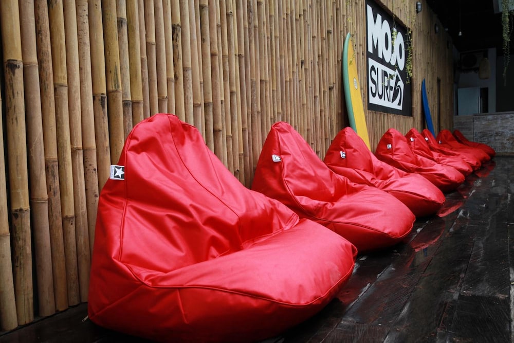 Mojosurf Camp Canggu 12/32
