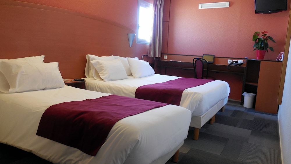 Kyriad Direct Orleans Nord - Cap Saran 14/50