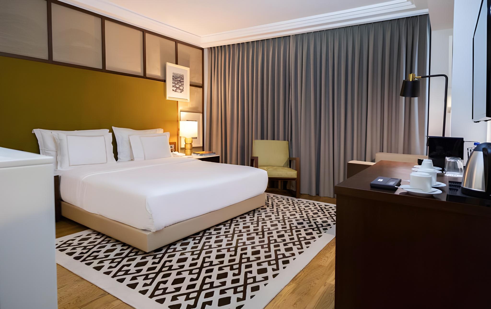 Executive, Suite, King Bed, Sofa, Terrace