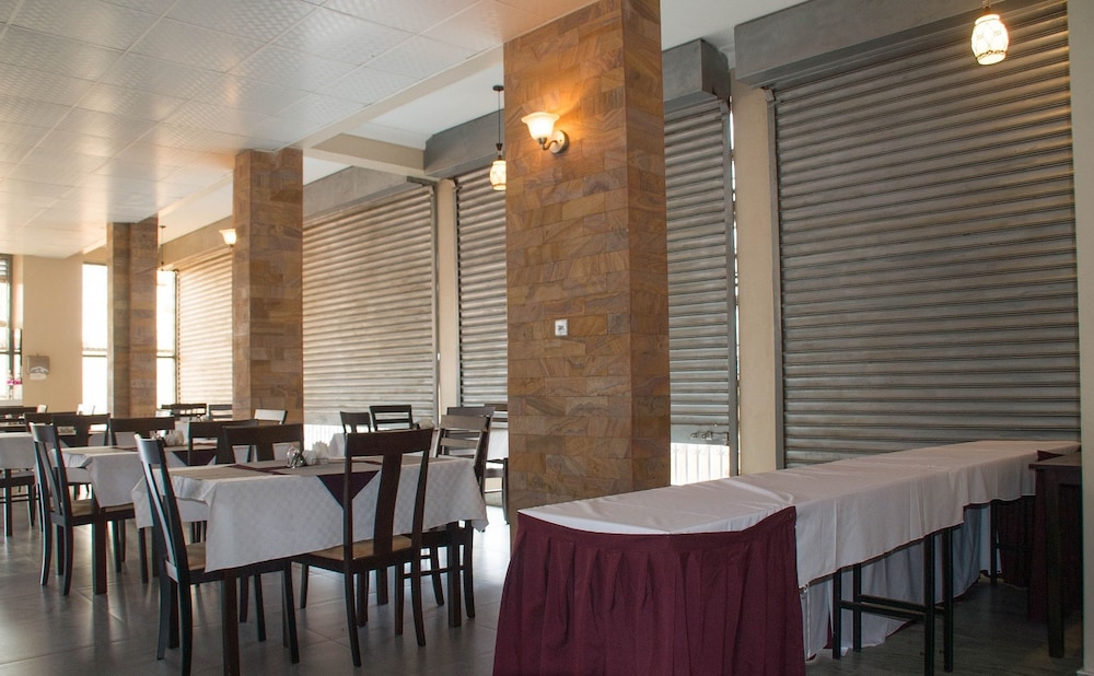 Kenendia Hotel 25/33