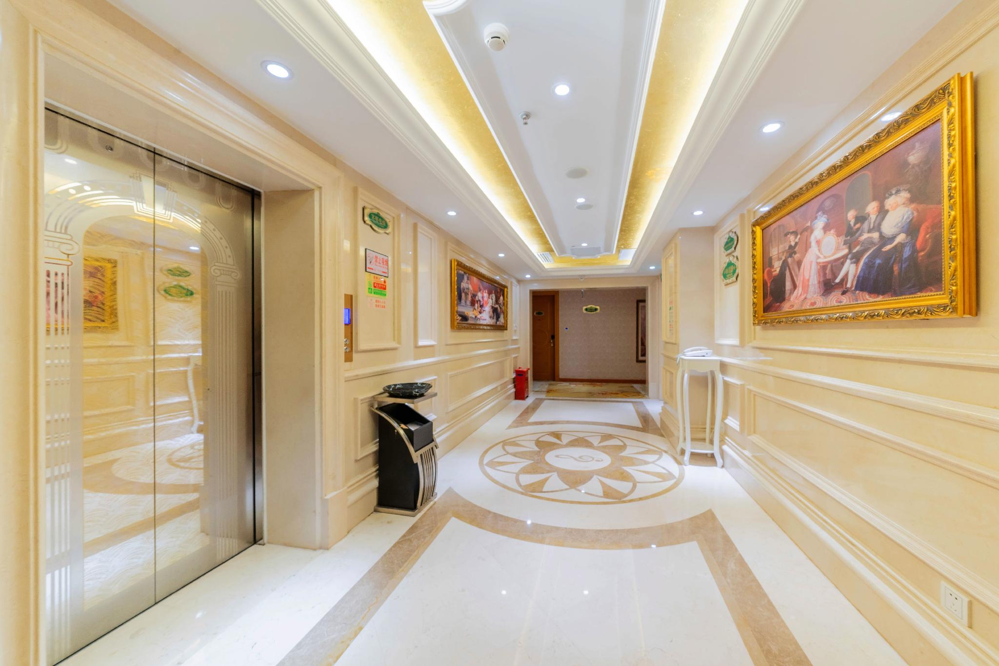 Vienna Hotel (Huizhou Danshui Baiyun Road) 22/52