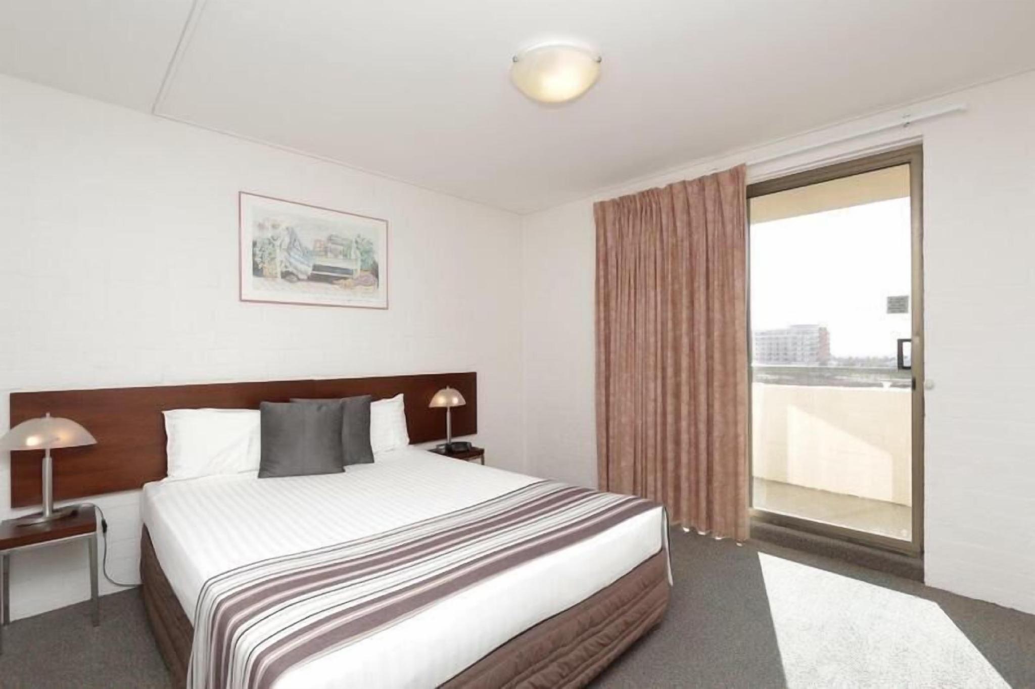 3 Bedrooms, Loft, Apartment