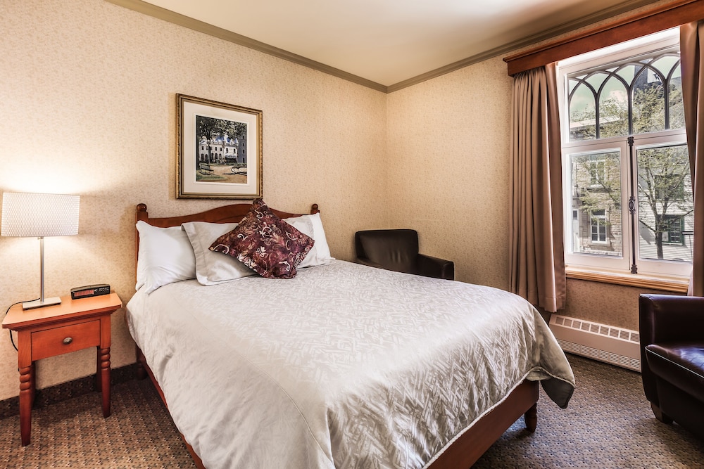 Chateau Bellevue Hotel 11/45