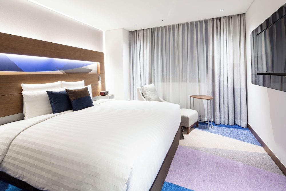 EXECUTIVE, SUITE, KING BED