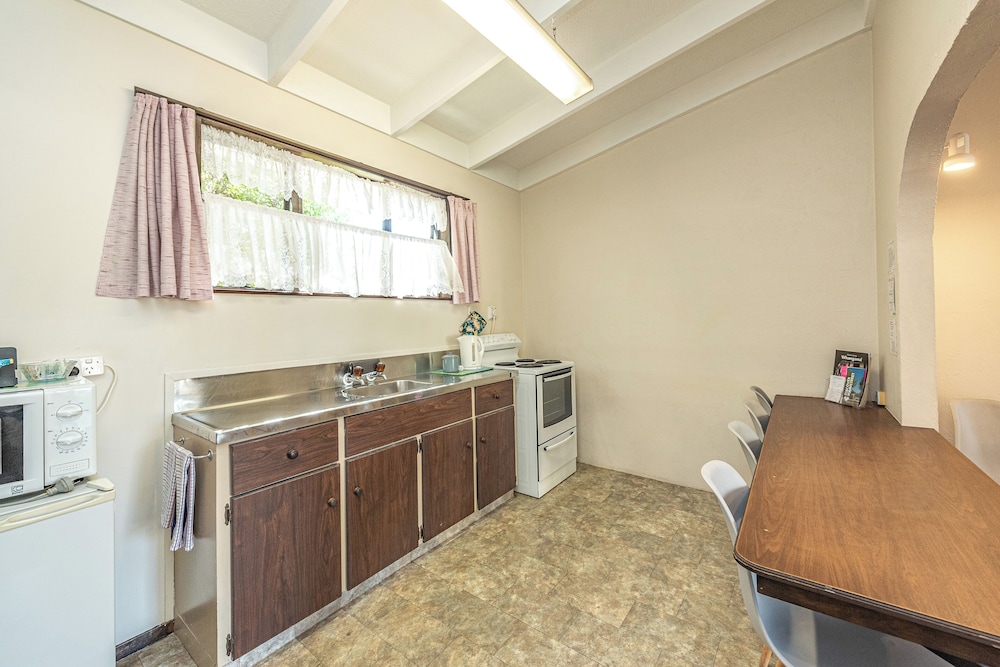 Riverside Motel 49/49