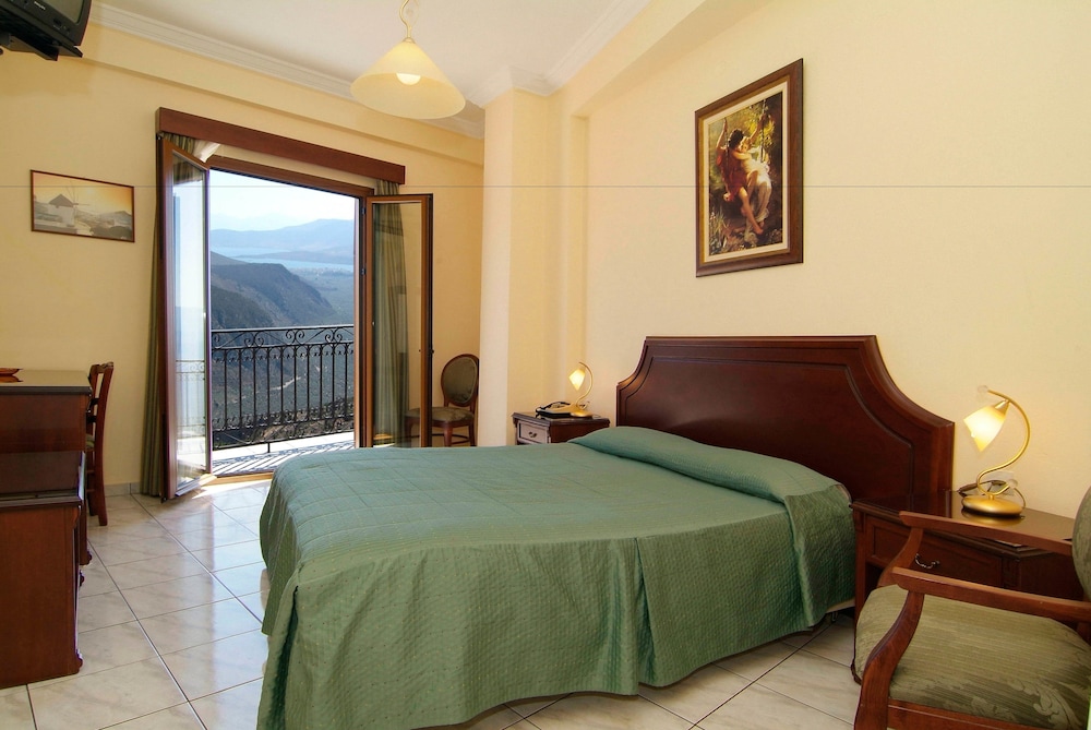 Hotel Hermes Delphi 4/33