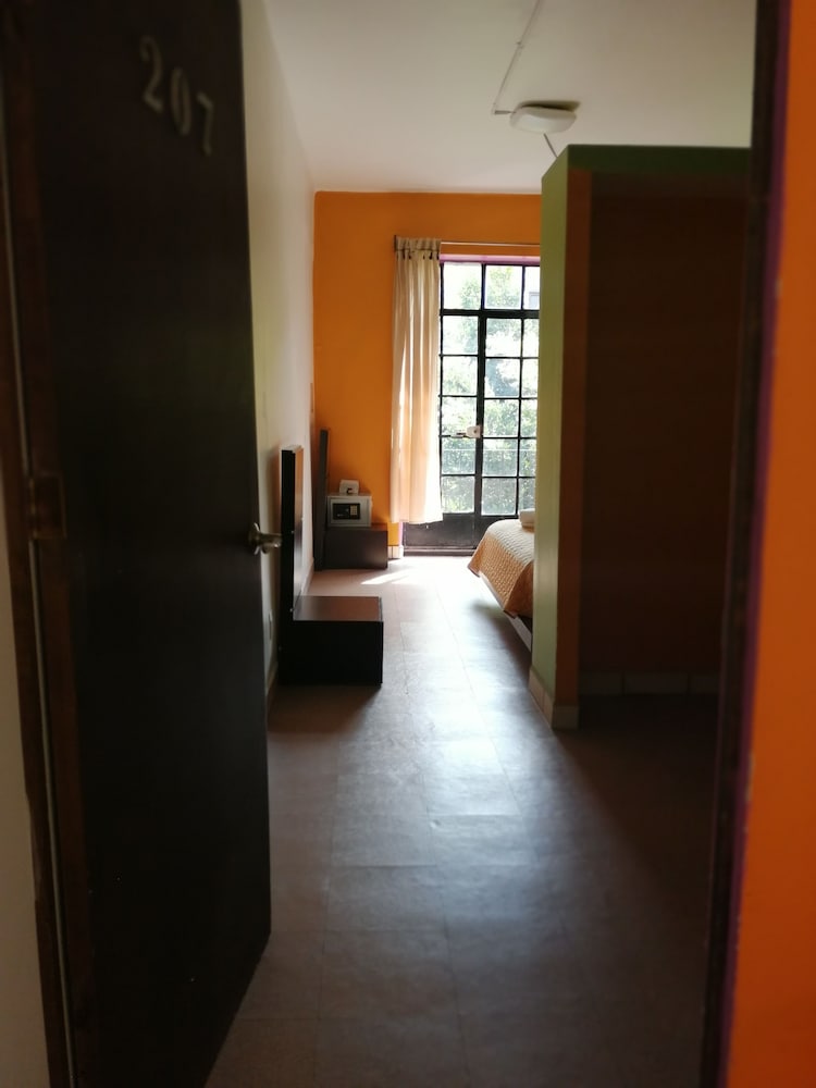 Amigo Suites Hotel 36/43
