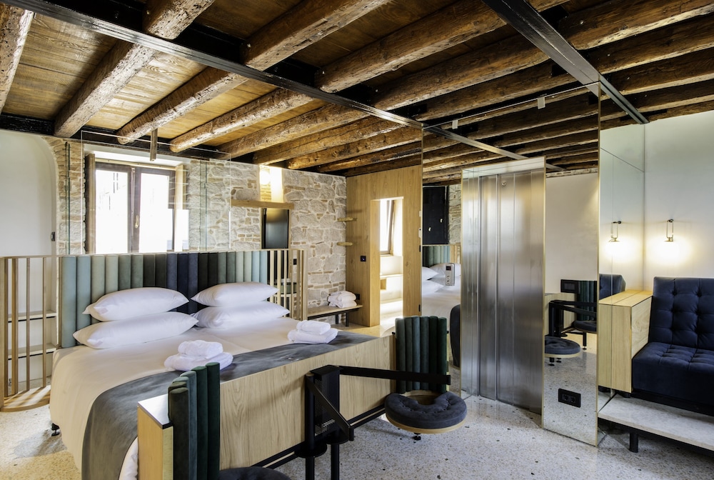 SPIRITO SANTO PALAZZO STORICO 47/70