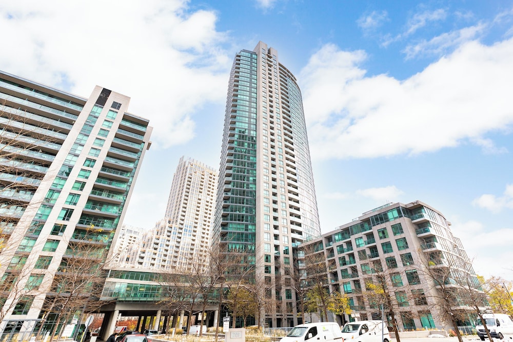 Aoc Suites - Luxury Condo - City View 2/28