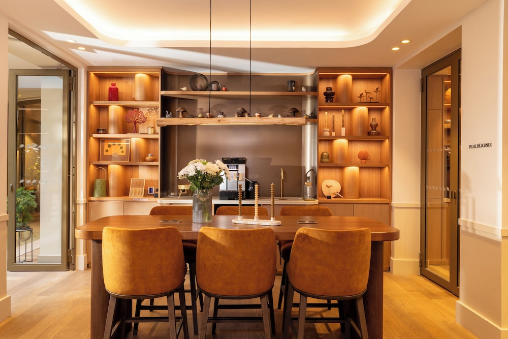 Hotel Le Cardinal 34/48