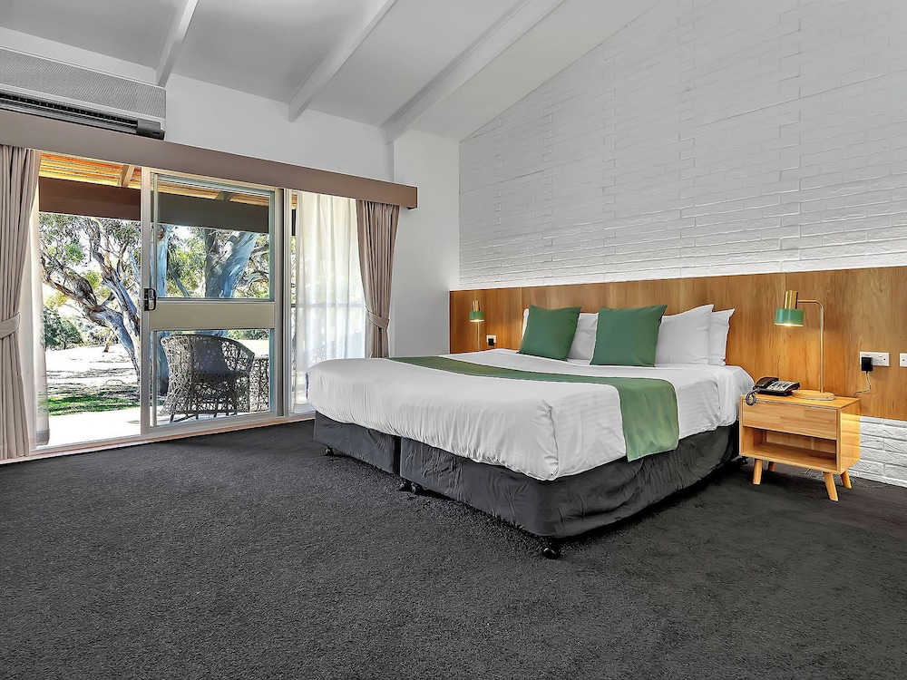 Premium, Double Bed, Golf Course View