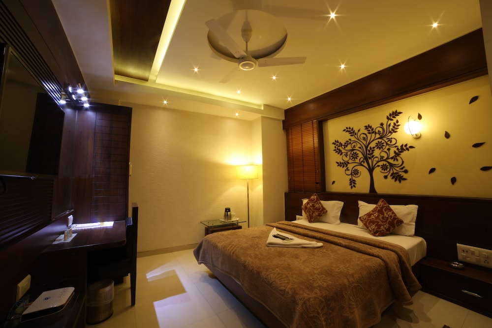 Hotel Grandpragati 13/28