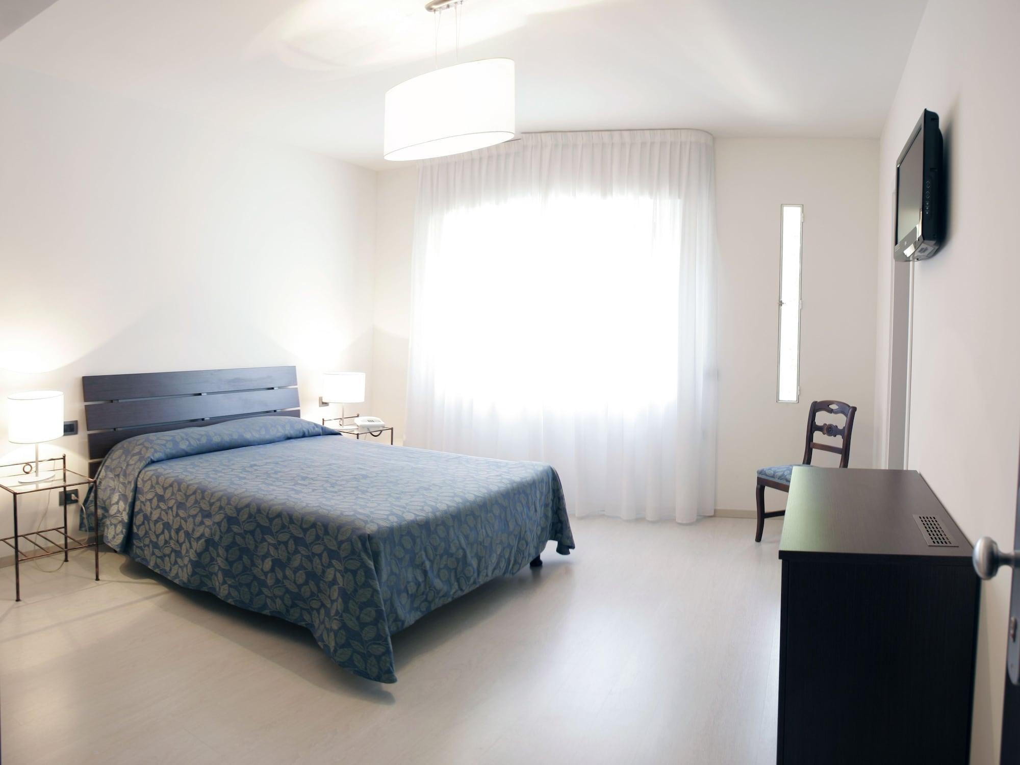 Room, Double or Twin Bed, Lagoon View