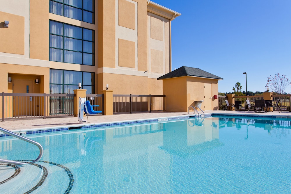 Holiday Inn Express Hotel & Suites Cordele North 7/79