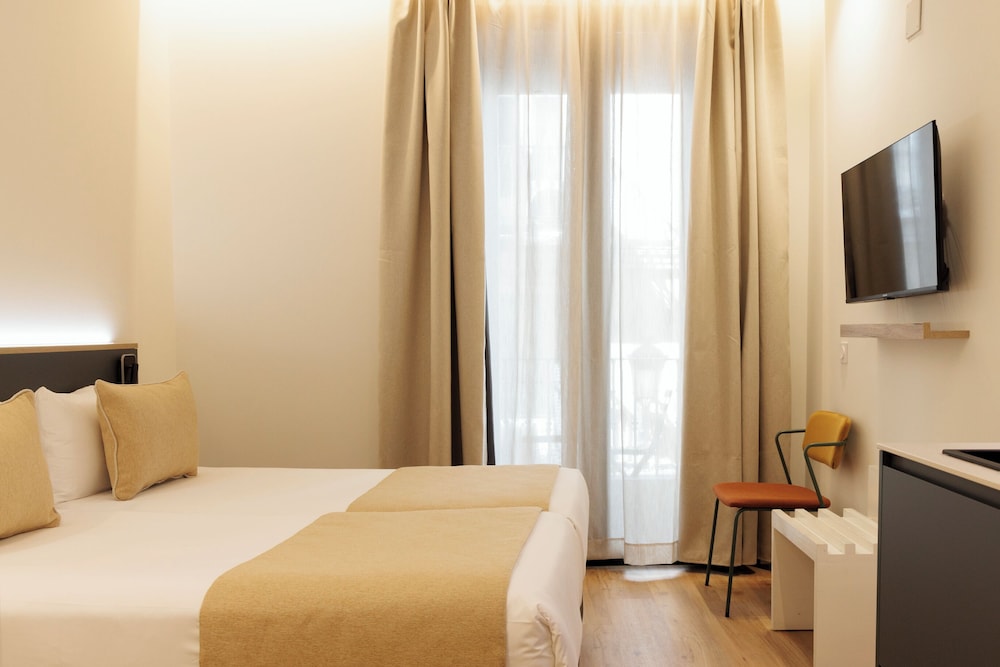 STUDIO, DOUBLE BED, KITCHEN
