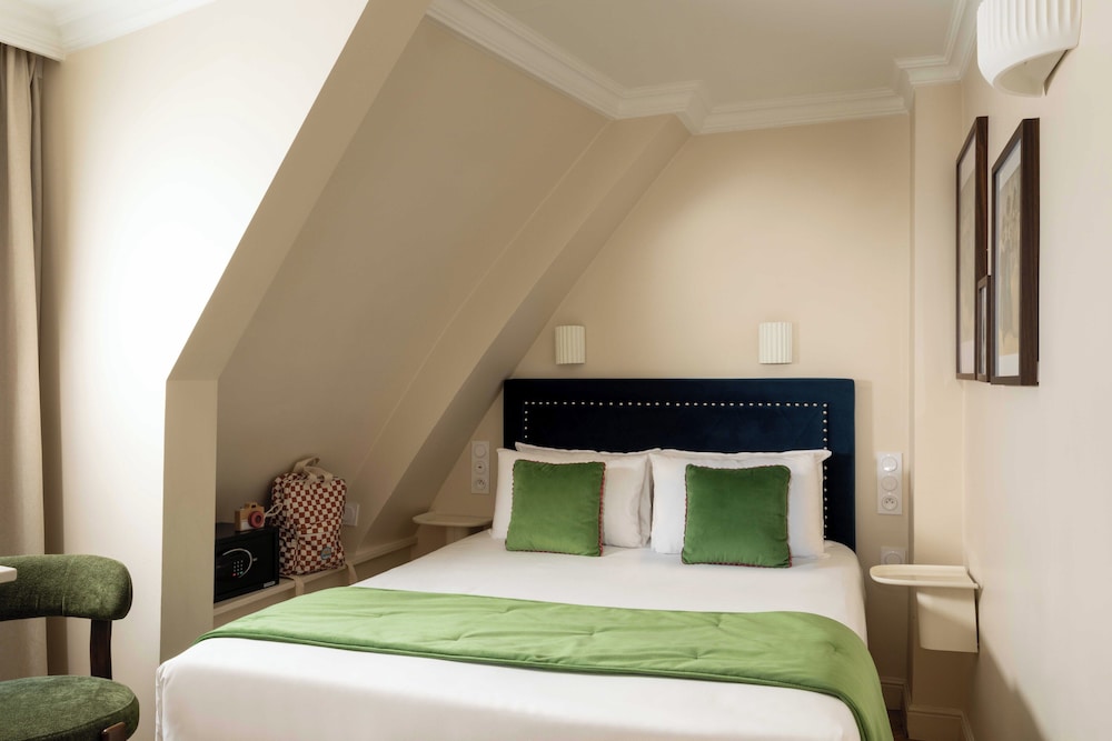 CONNECTING, FAMILY SUITE