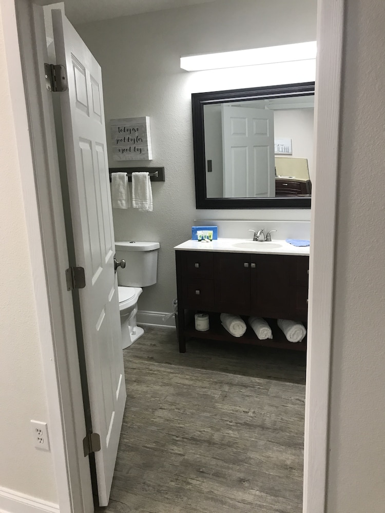 Hotel Pensacola 8/65