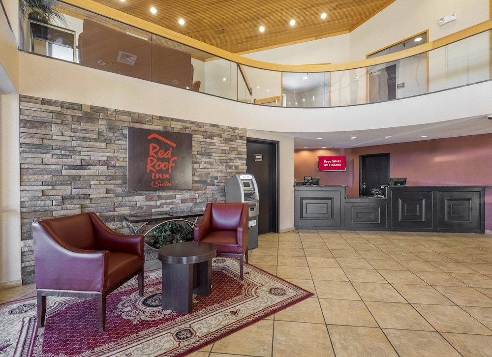 Red Roof Inn and Suites Cincinnati North Mason 22/28