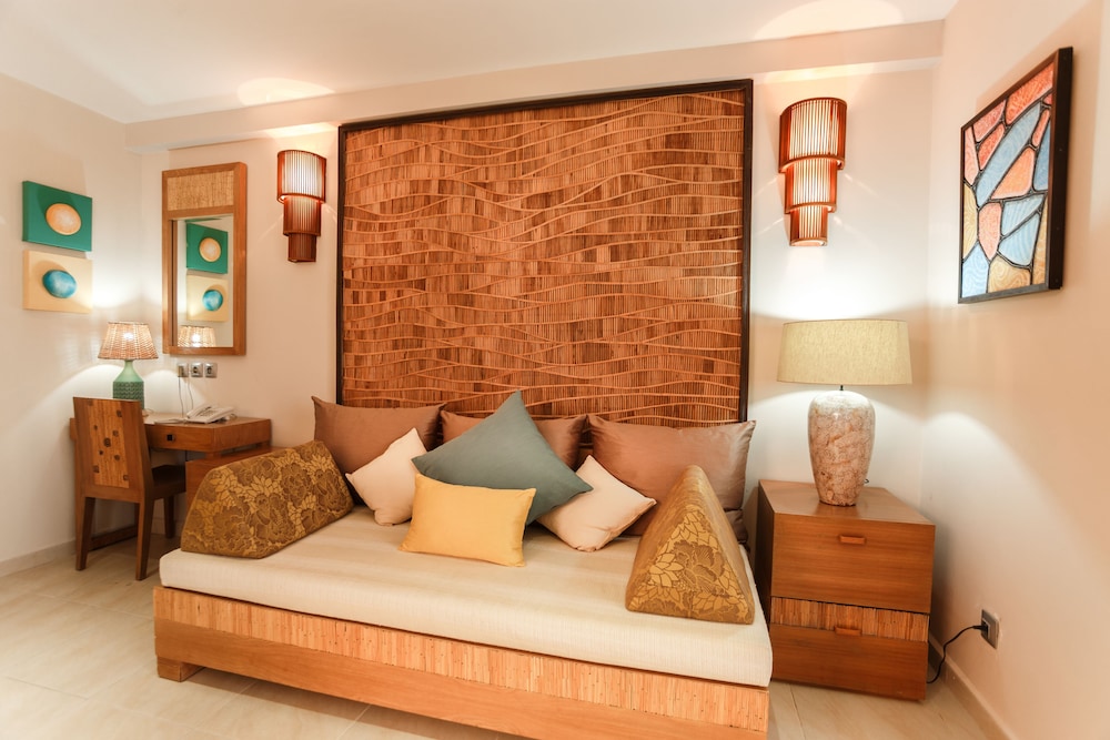 Calypso Hotel 46/61