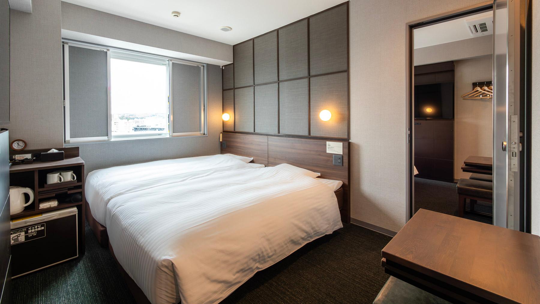Standard, Twin Beds