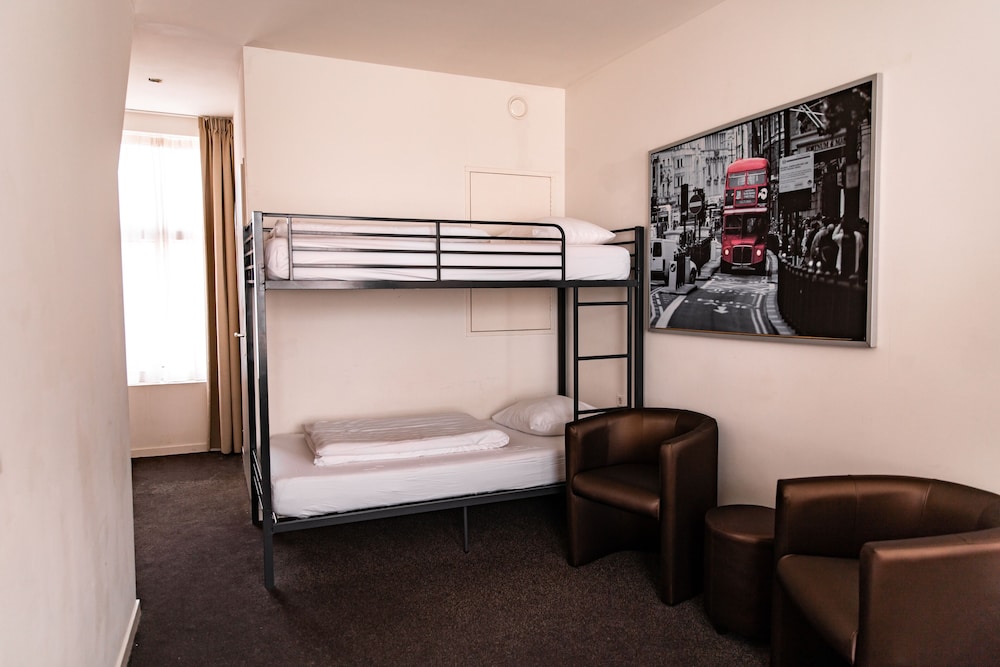 Ambassador City Centre Hotel 54/76