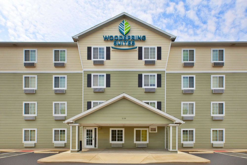WoodSpring Suites St. Louis St. Charles 1/37
