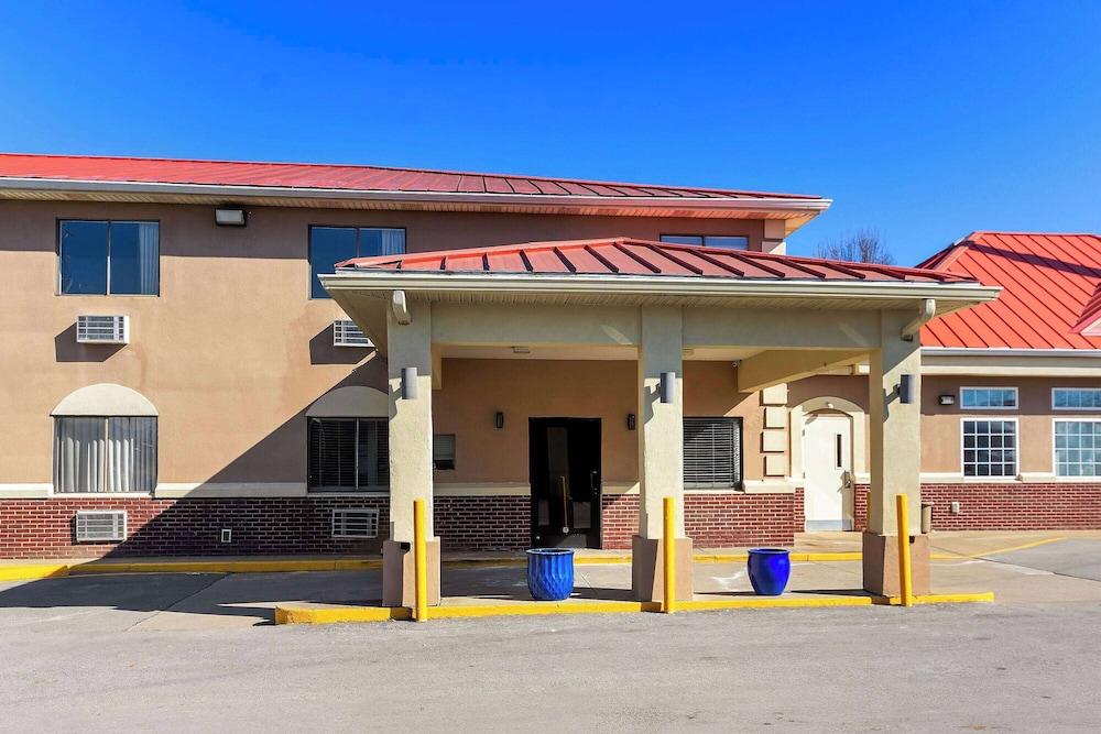 Super 8 by Wyndham Elizabethtown 5/61