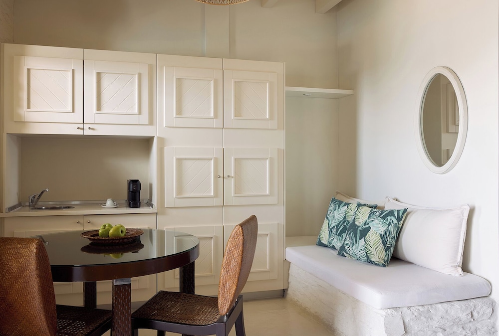 Porto Kea Suites 56/70
