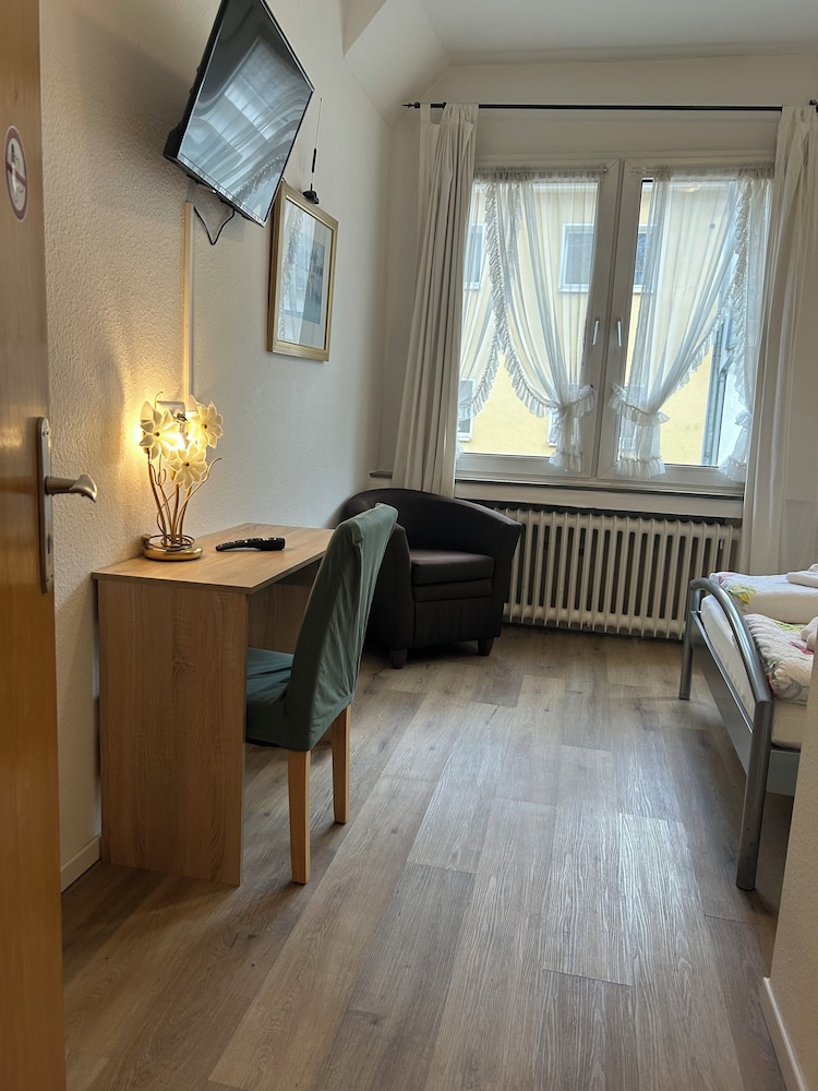 Hotel Haus Schwan 18/25