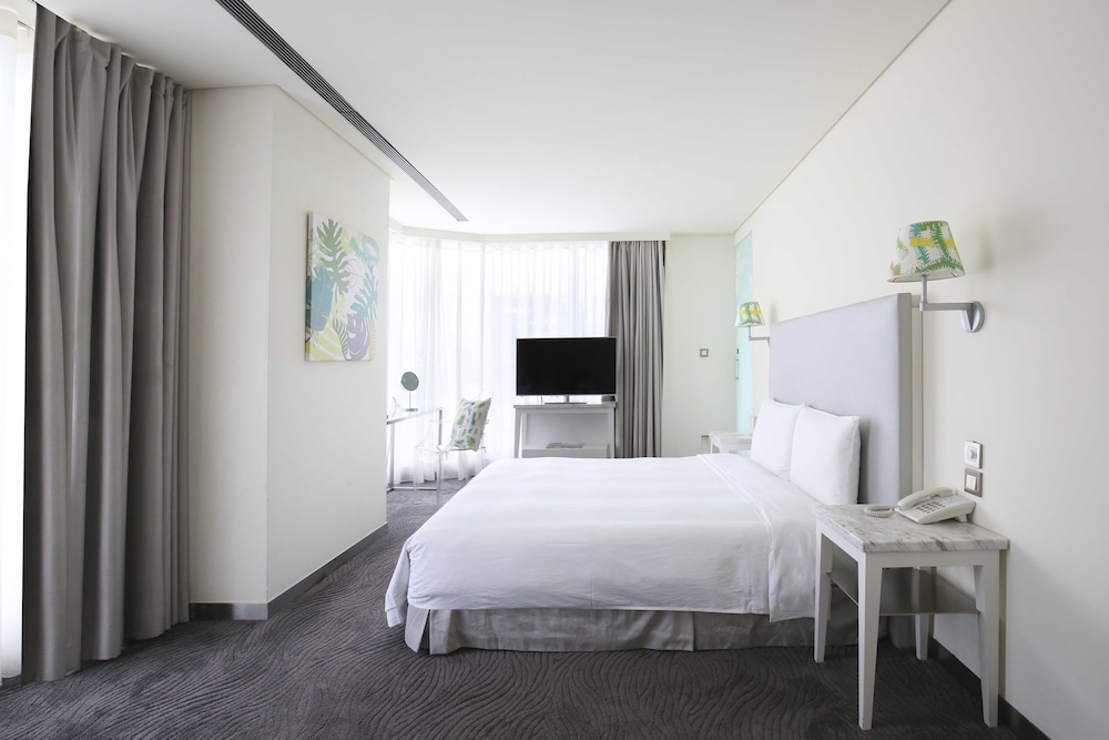 غرفة ركنية بسرير كوين، Ambience Hotel 6/10