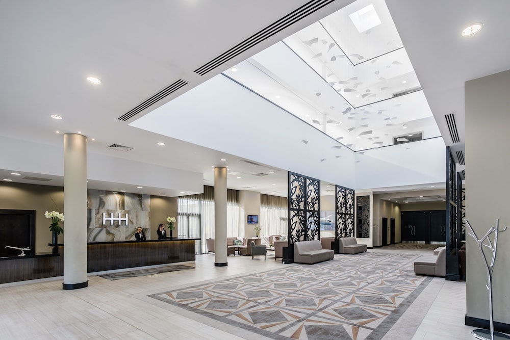 Heston Hyde Hotel 7/43