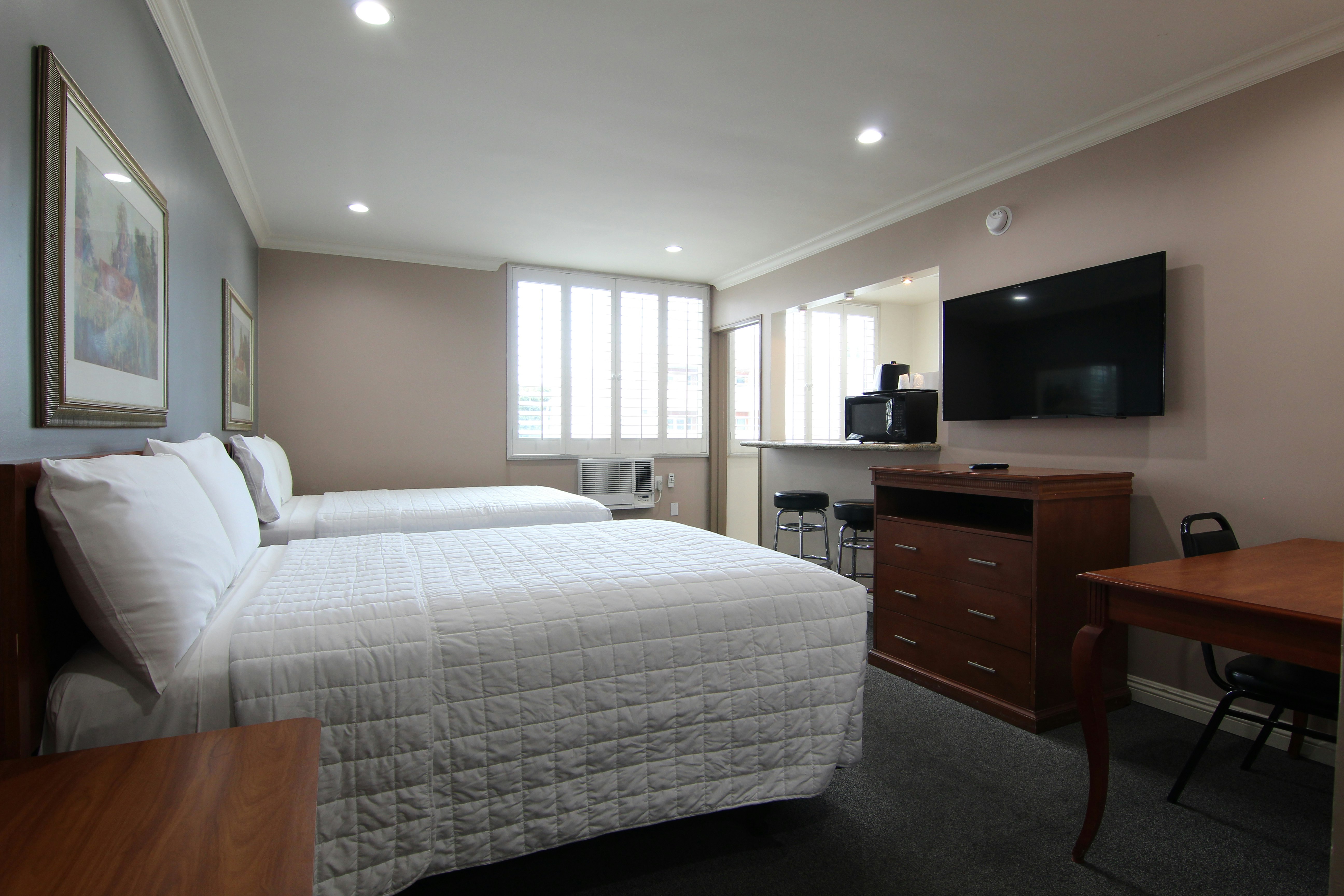 Dunes Inn Wilshire 27/72