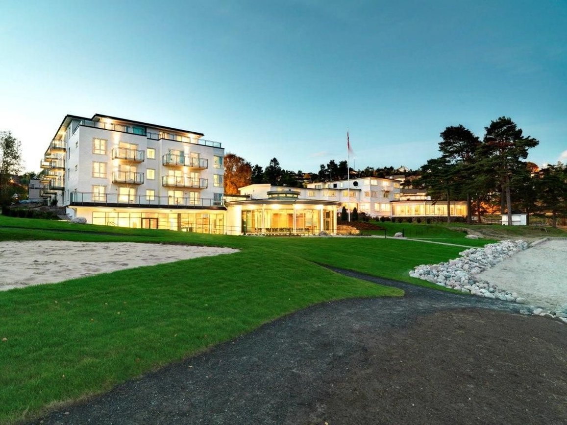 Strand Hotel Fevik 3/80