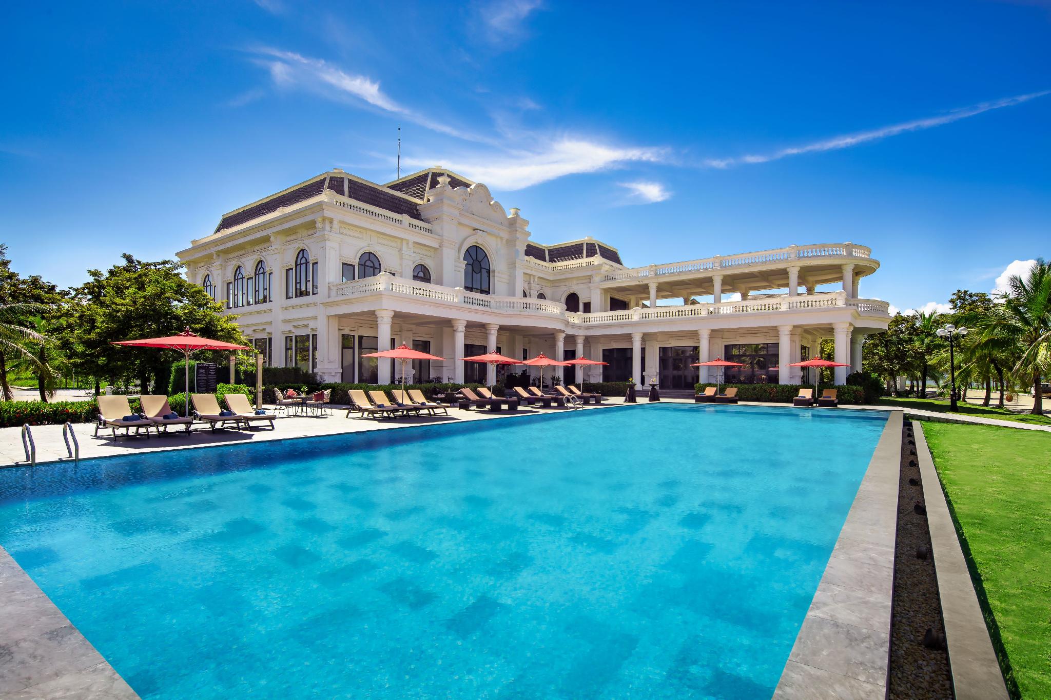 Paradise Suites Hotel in HA LONG