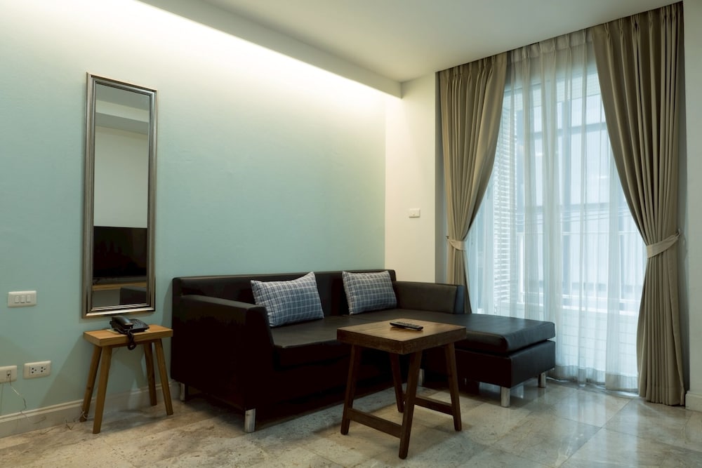Sabai Sathorn Serviced Apartment 30/50