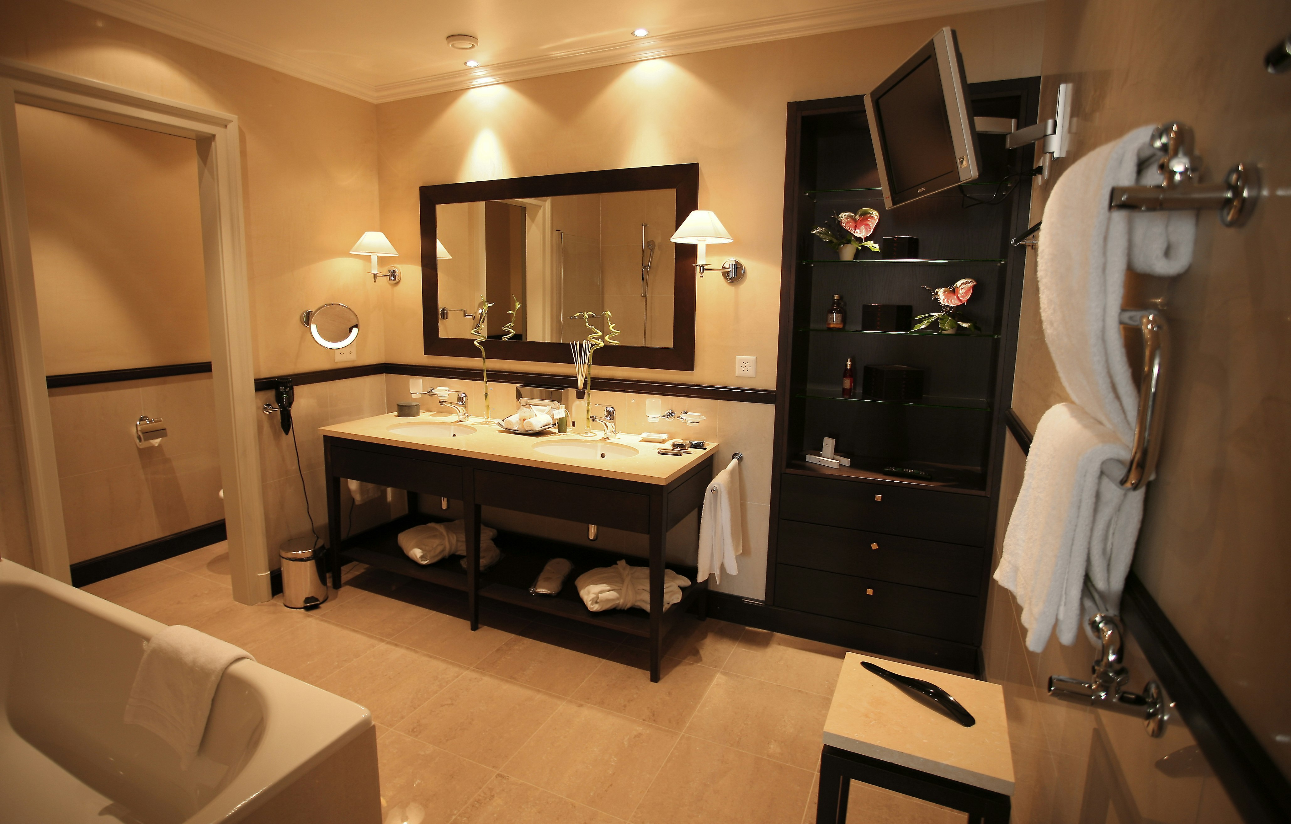 Lake, Deluxe, Suite