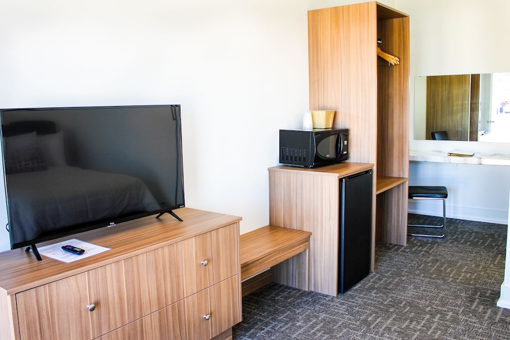 Blue Sage Inn & Suites 30/46