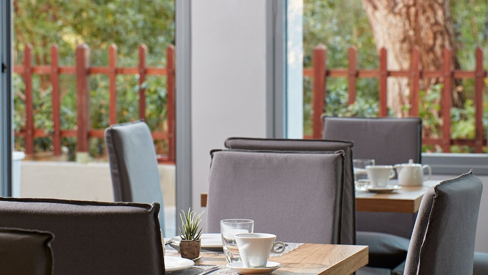 The Gardens Gallery Hotel 27/34