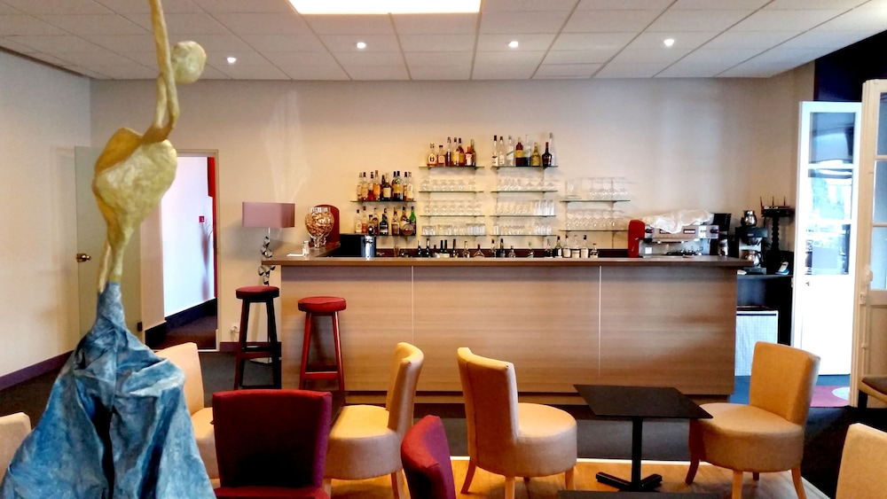 AU GRAND HOTEL 44/52