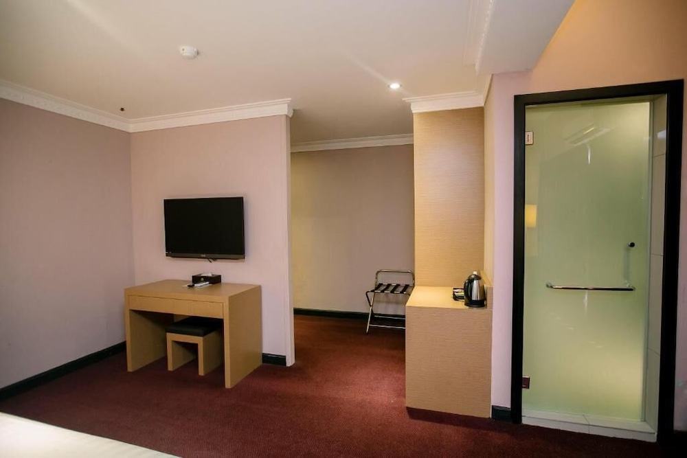 Merdeka Hotel 42/50