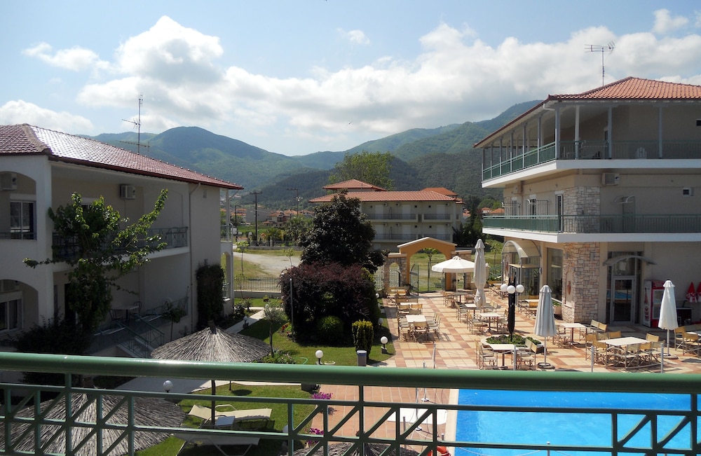 Alexander Inn 5/50