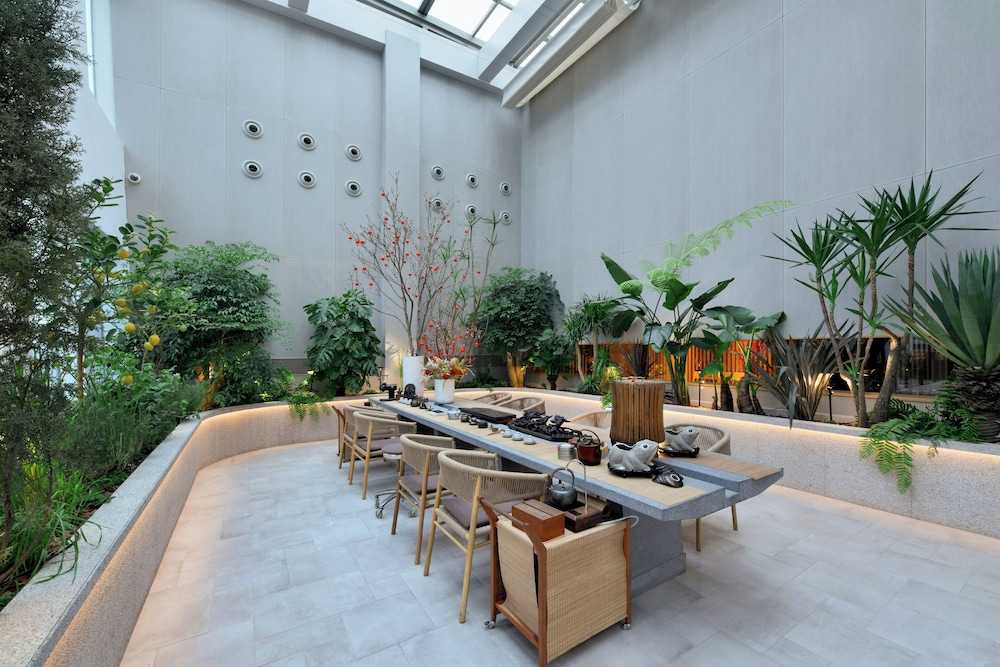 JOYA Shanghai Gubei Hotel 65/73