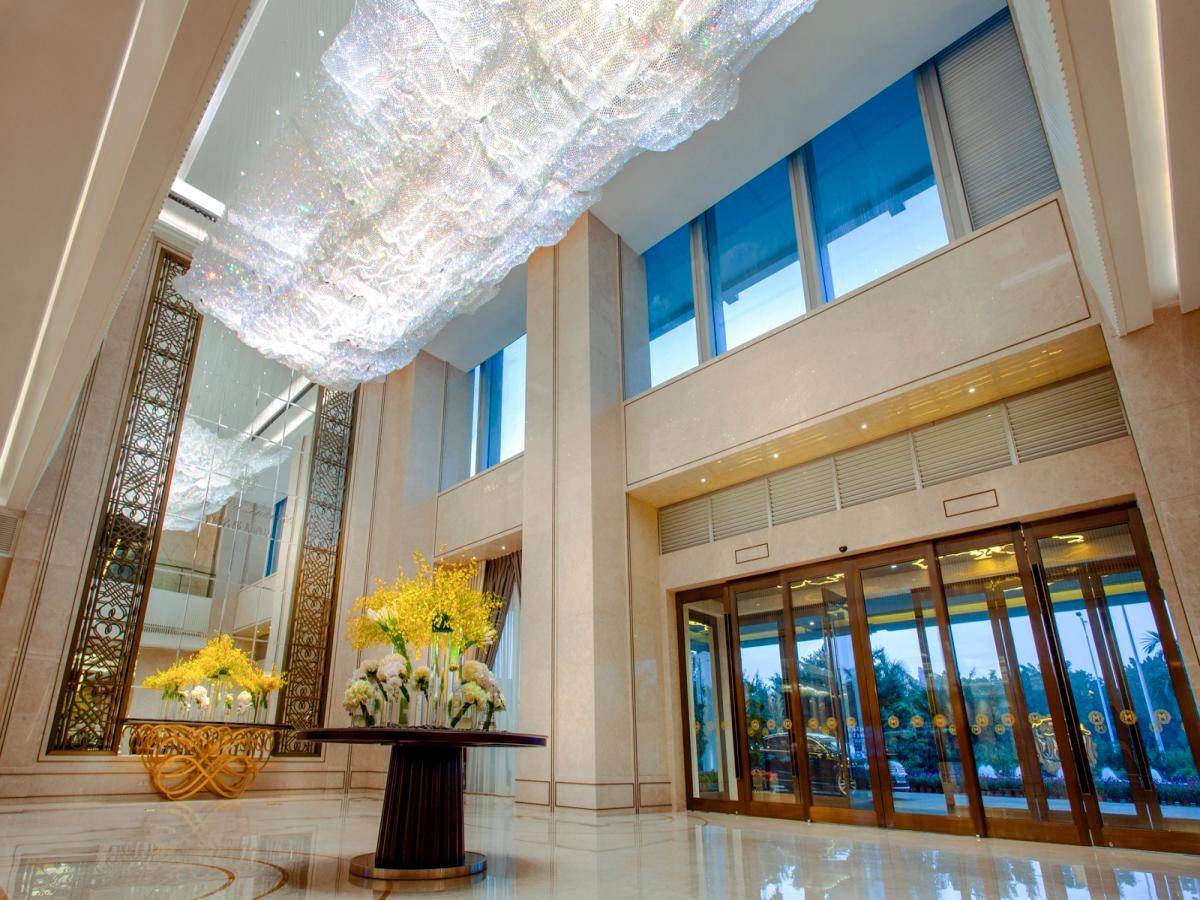 Ming Du Lakeside Hotel 12/30