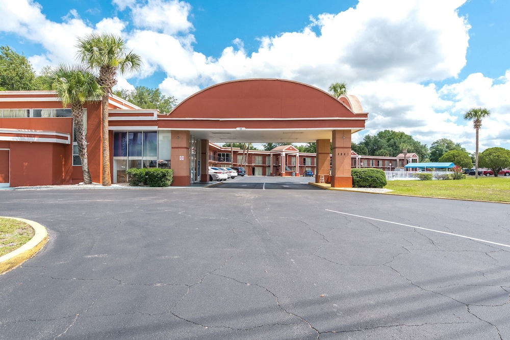 OYO Hotel Mustang Silverspring FL in SILVER SPRINGS - FL