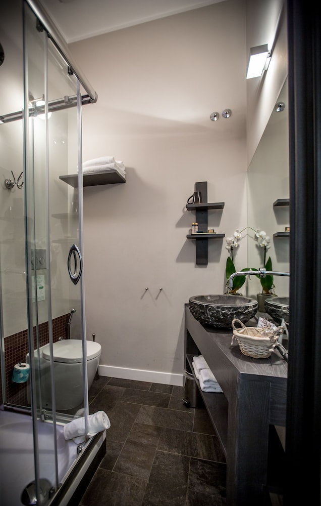 Chic Town Luxury Rooms 68/69